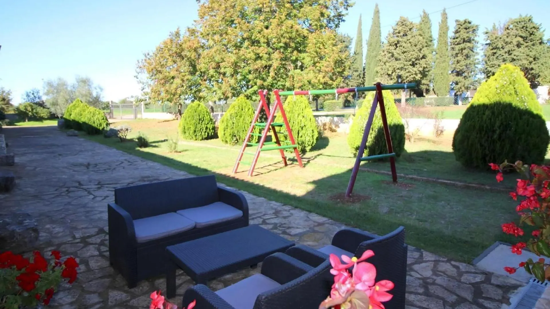 Ferienhaus Castello Mit Gepflegtem Garten Babici Croatia